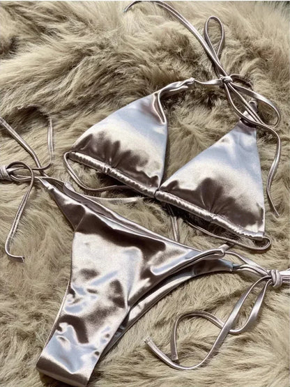 Metallic Satin Bikini-Set – glänzender Look mit brasilianischem Flair