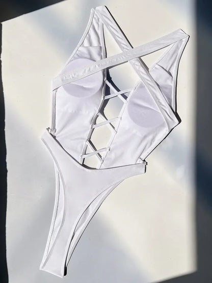 Monokini mit tiefem V-Ausschnitt – rückenfrei & verführerisch elegant