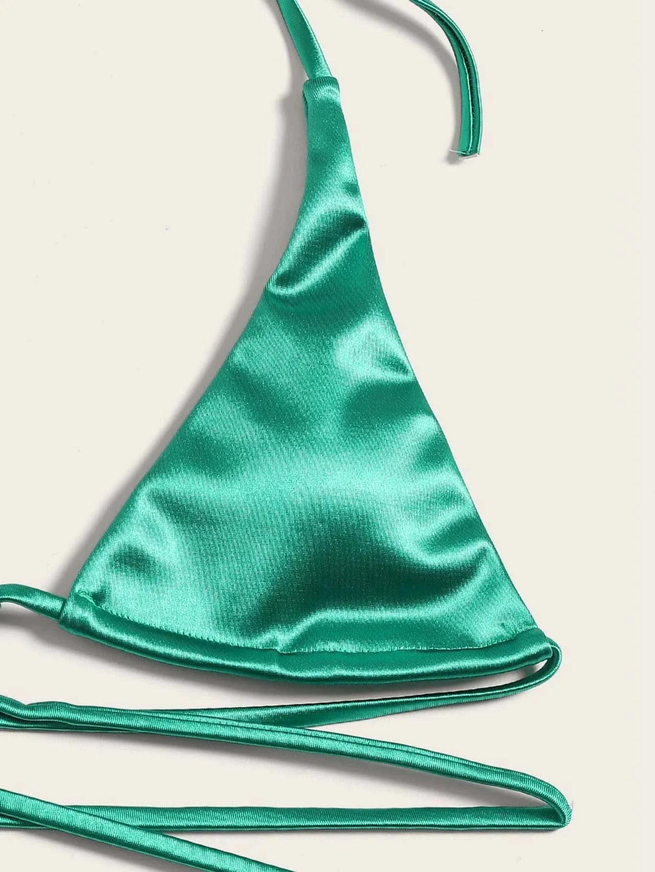 Metallic Satin Bikini-Set – glänzender Look mit brasilianischem Flair