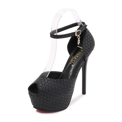 Peep-Toe Elegance – Luxus trifft auf Statement-Style 🔥