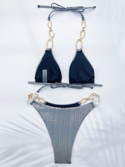 Glitzer-Bikini mit Metallketten – edel, sexy & ready für deinen Summer-Glow