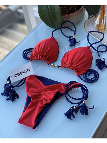 Mehrfarbiger Triangle-Bikini – verspielt, sexy & rückenfrei