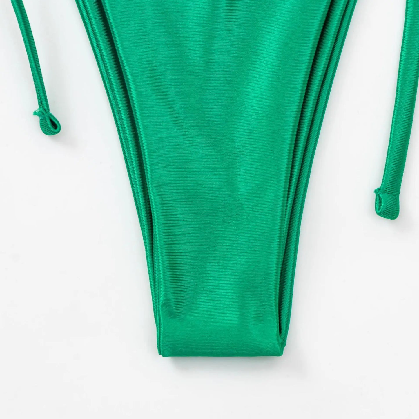 Satin-Wickel-Bikini – glänzend, feminin & verführerisch brasilianisch