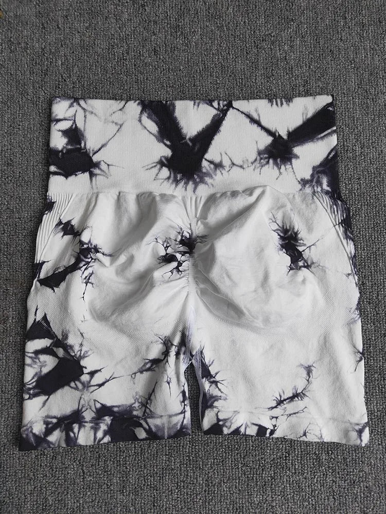 Tie-Dye Vibes & perfekte Kurven – Nahtlose Sport-Shorts für deinen Style-Moment