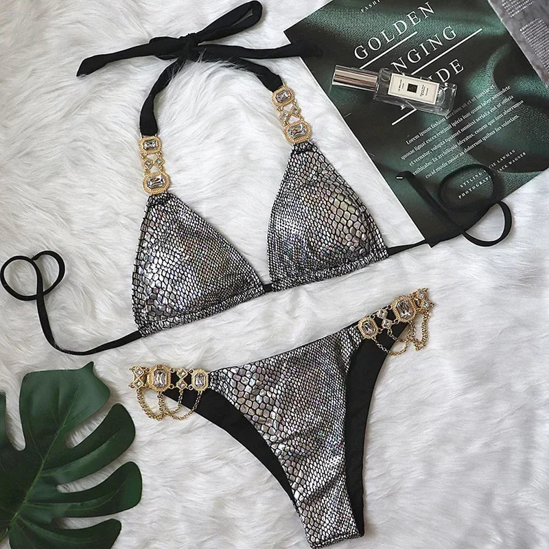 Strass & Ketten Bikini – sexy, glamourös & absolut im Trend