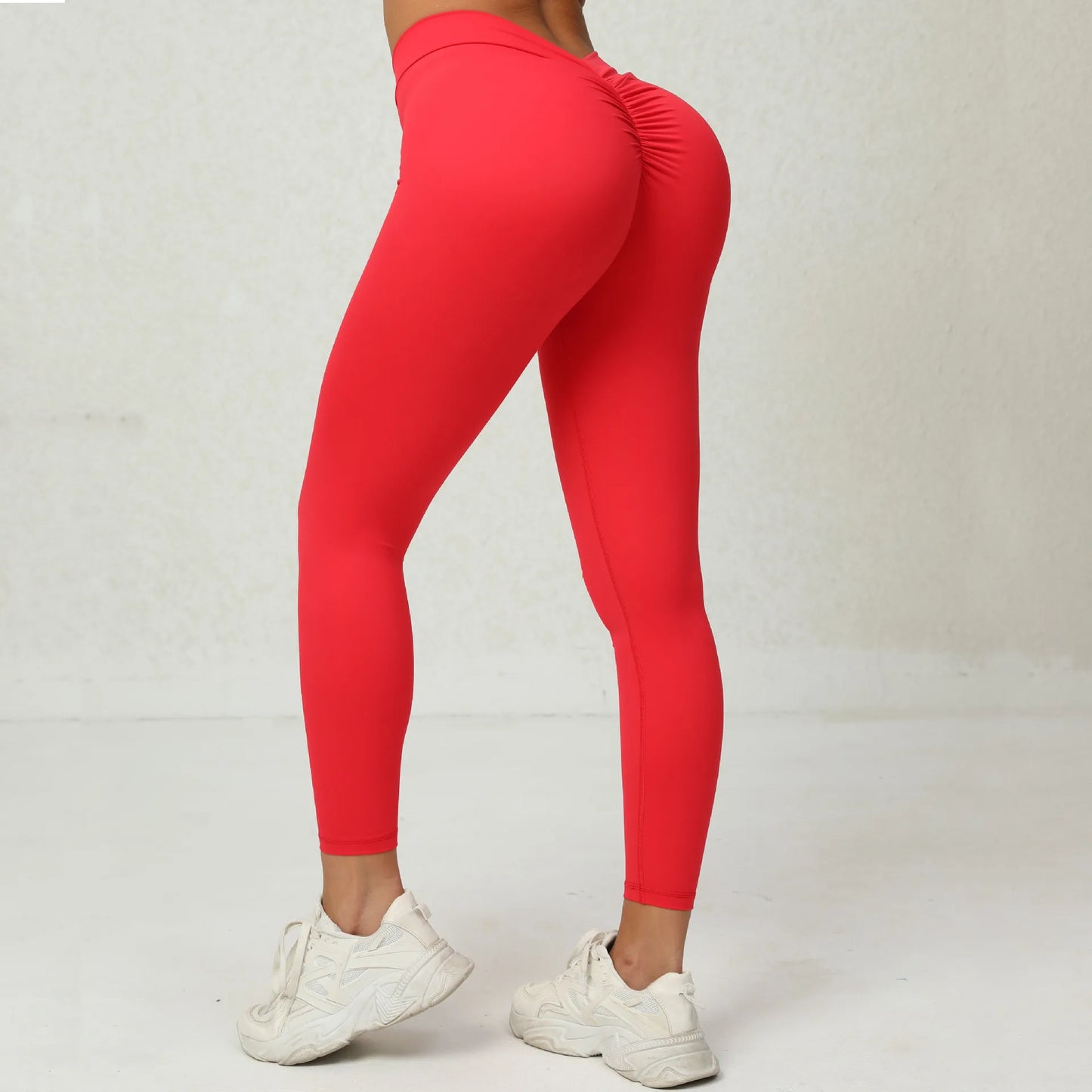 Sexy Scrunch-Leggings mit V-Taille – dein neuer Workout-Crush 🍑🖤