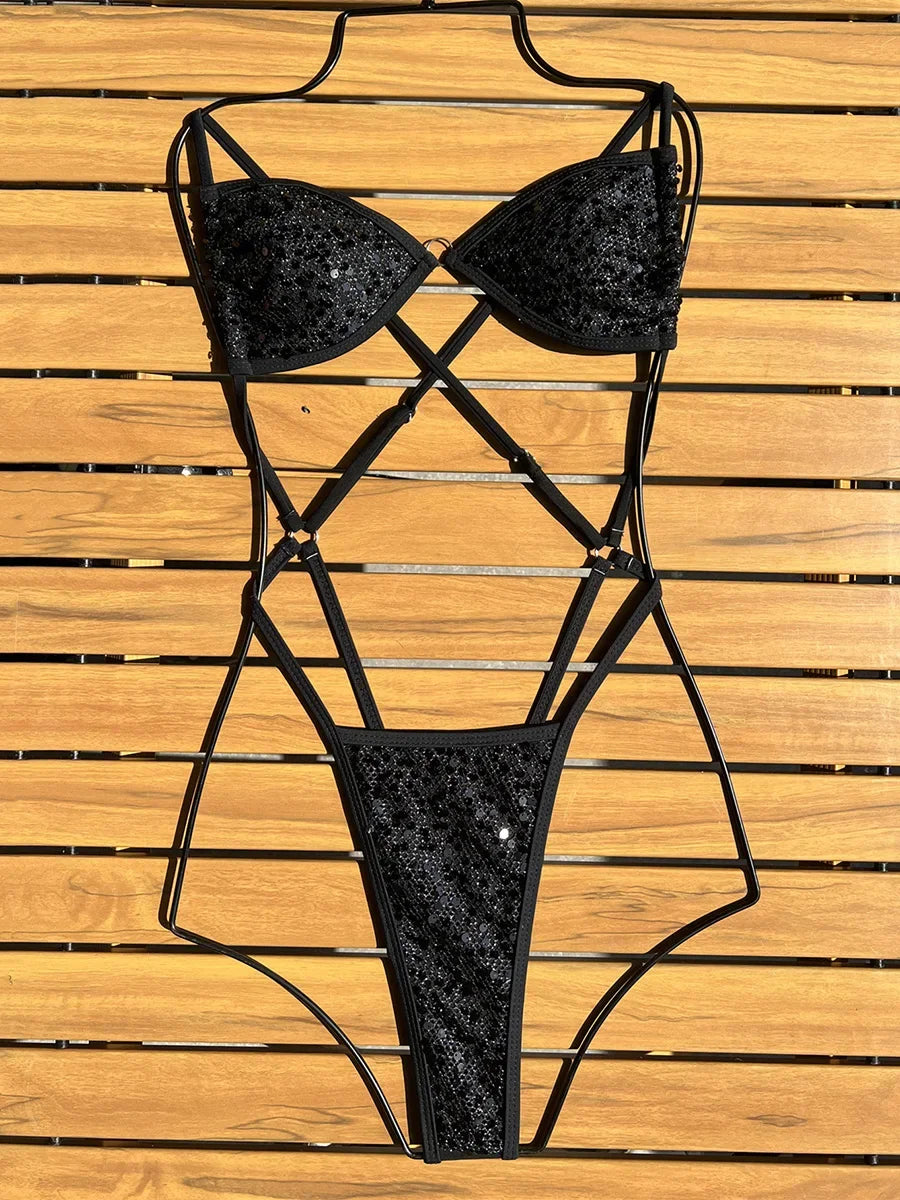 Glänzender Pailletten-Monokini mit Rückenausschnitt – pure Verführung am Pool
