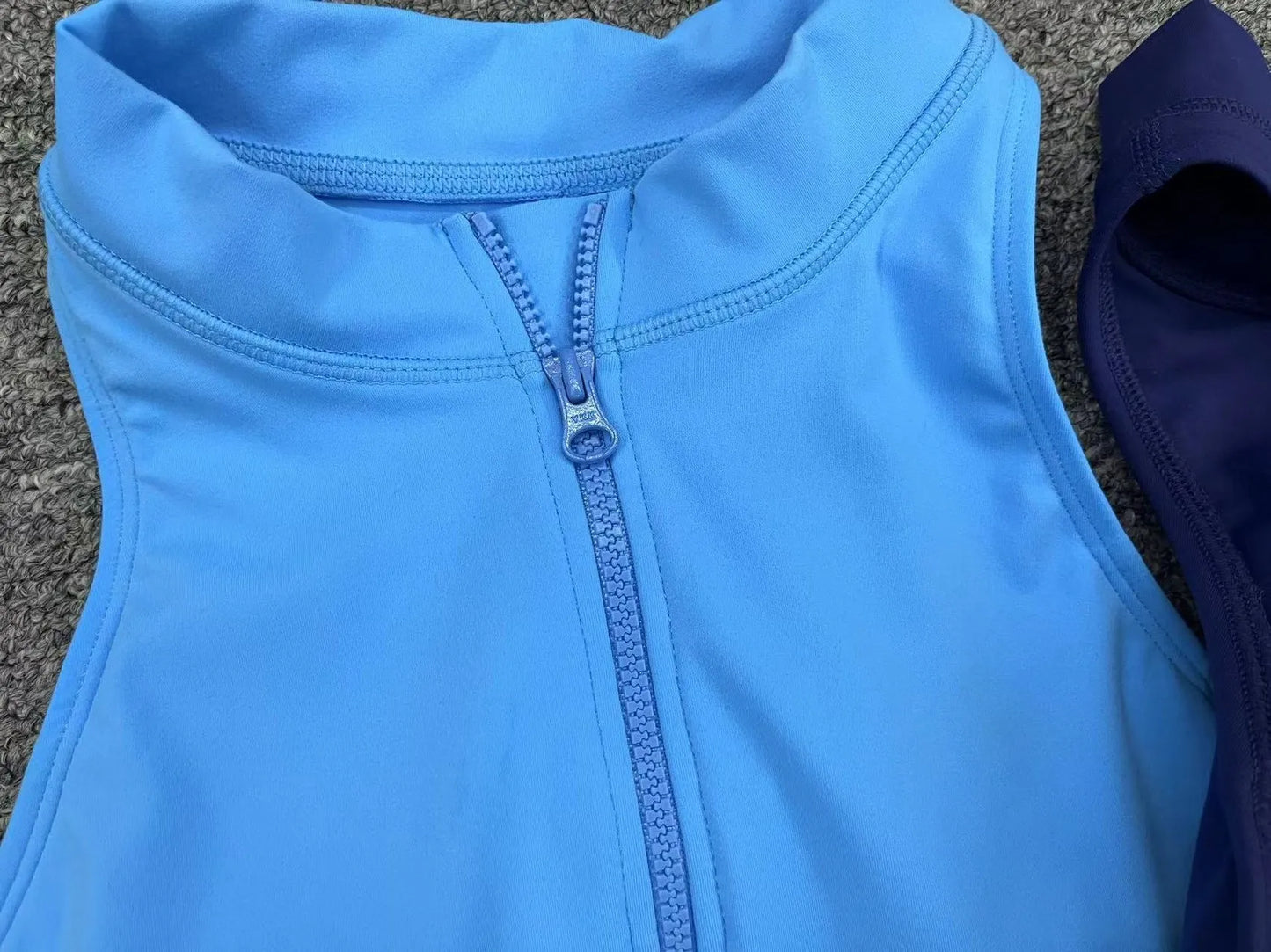 Scrunch Butt Yoga Overall – Ärmelloser Sportanzug mit Reißverschluss & offenem Rücken