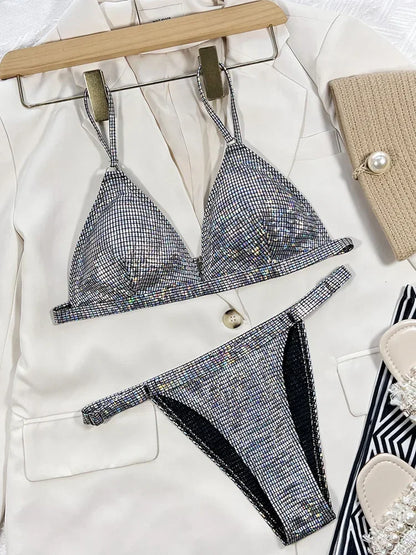 Shiny Gold Bikini – glamourös, auffällig & perfekt für glänzende Auftritte