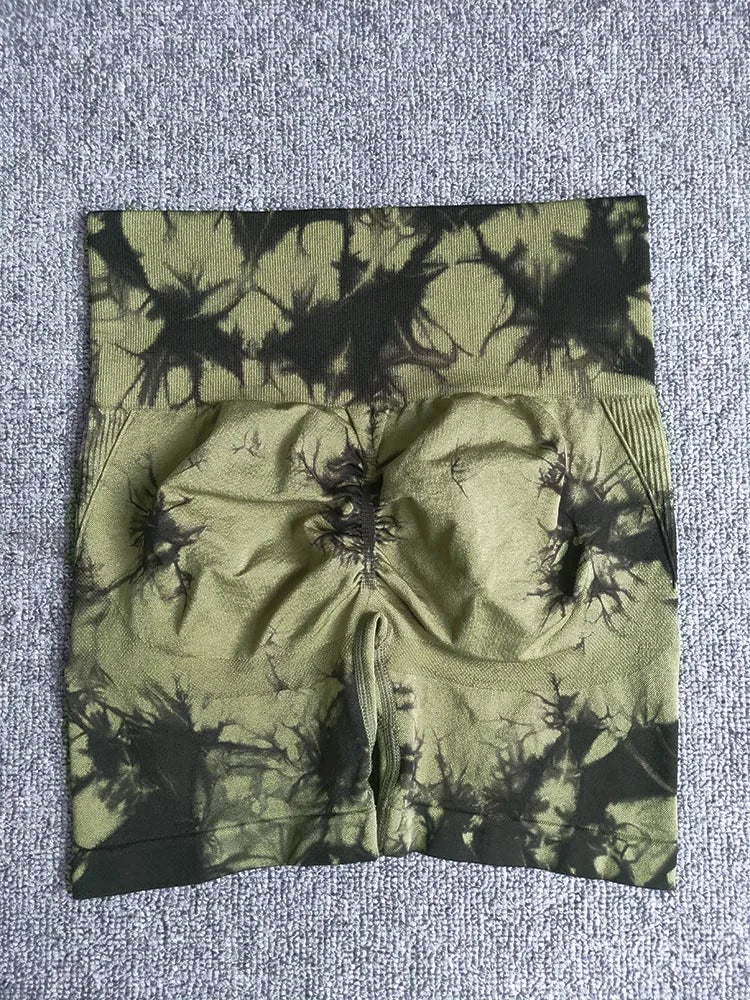 Tie-Dye Vibes & perfekte Kurven – Nahtlose Sport-Shorts für deinen Style-Moment