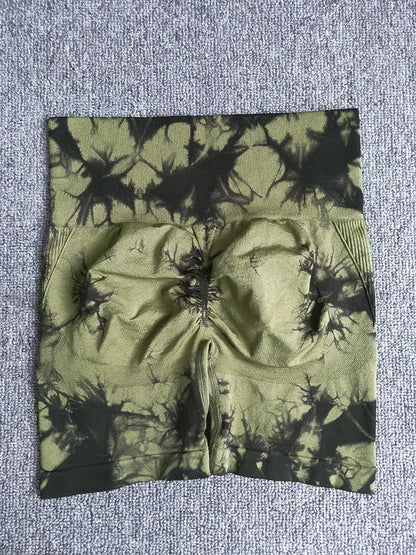 Tie-Dye Vibes & perfekte Kurven – Nahtlose Sport-Shorts für deinen Style-Moment